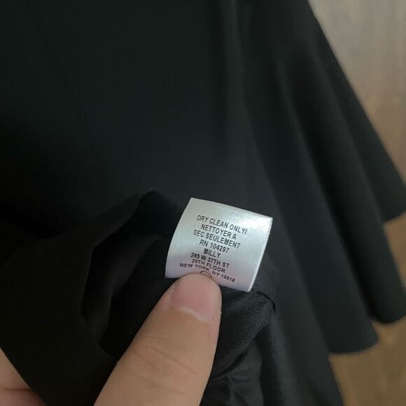 Milly Women's V-Neck Bell Sleeve Keyhole Back Fully Lined Shift Dress Black Sz 6 - Picture 11 of 11